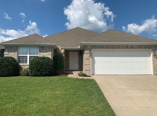 411 Sigel Trl, Centerton, AR 72719