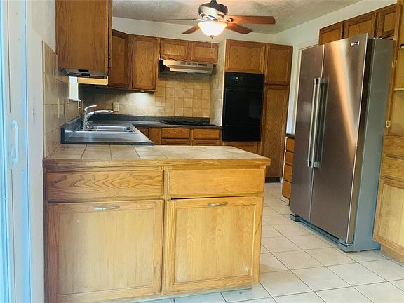 4th image of 3408 Overland Dr