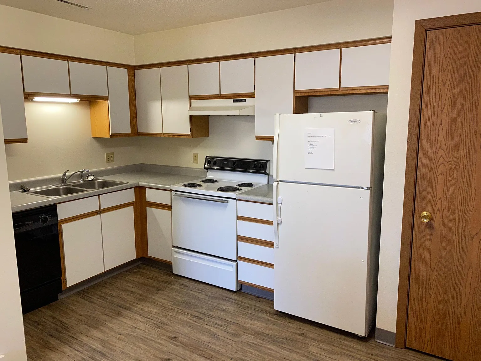 2 bed, 850 sqft, $925 — Photo 1
