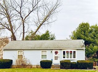 7 Centerwood Dr, Agawam, MA 01001