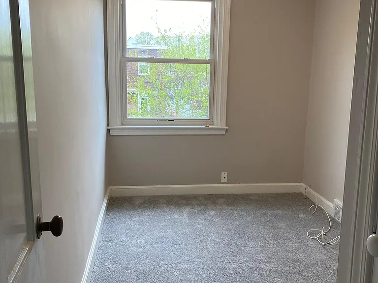268 Childs Ave — Photo 9
