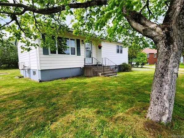 340 Beaconsfield Cres, Saint John, NB E2M 2H8