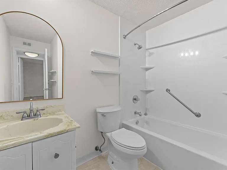 7 Shadowbrook Ln #34 — Photo 12