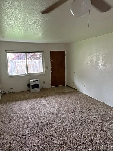 404 E Ivy St Photo 1