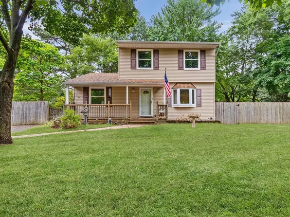 12 Grace Lane, Coram, NY 11727