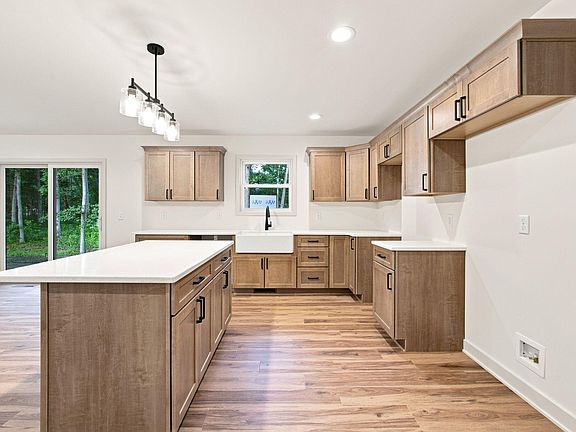 3rd image of 11252 Quail Run Dr S