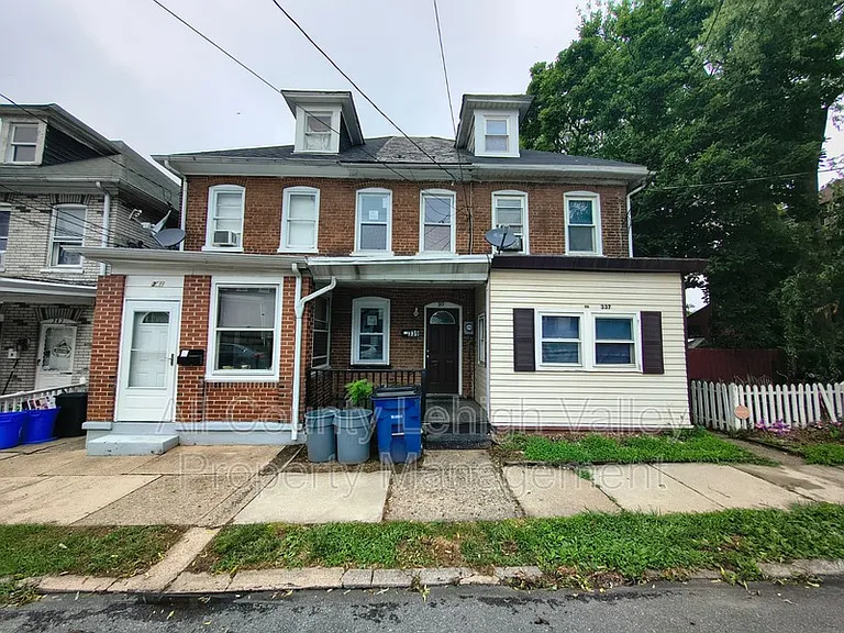 339 W Lincoln St — Photo 1