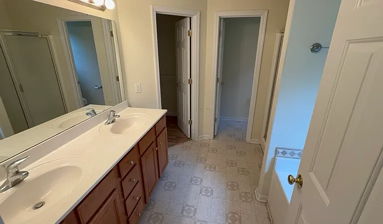 202 Heartwood Xing — Photo 17