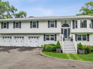 237 Rustic Rd, Ronkonkoma, NY 11779