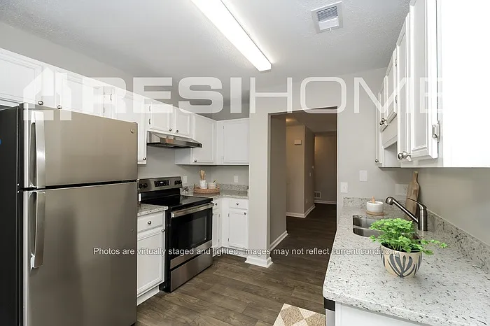 3 bed, 2.0 bath, 1477 sqft, $2,045 — Photo 3