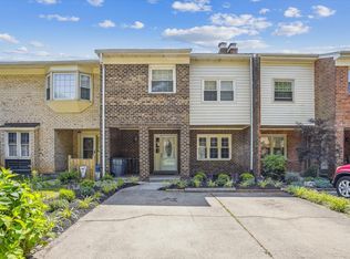 1105 Moorefield Hill Ct SW, Vienna, VA 22180