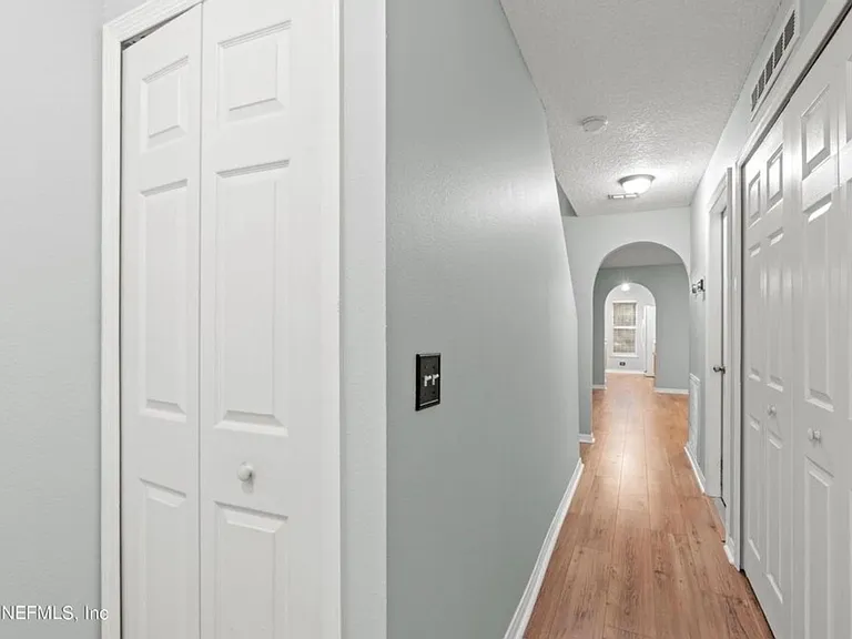 11565 Hickory Oak Dr — Photo 2