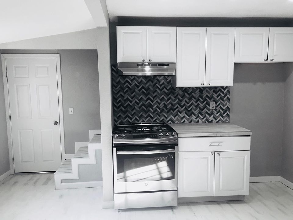 2nd image of 308 E Main St