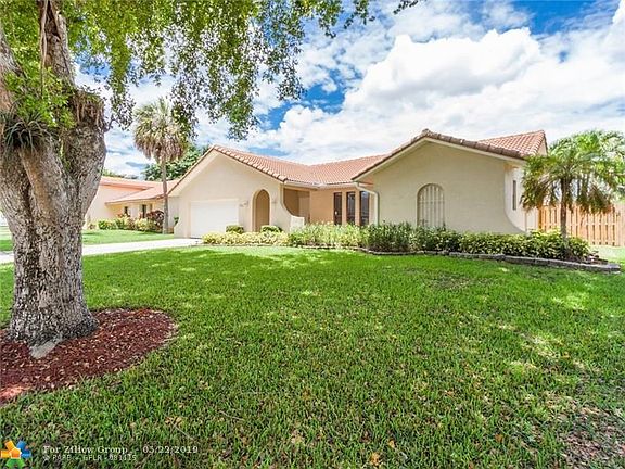 3rd image of 7023 NW 38th St