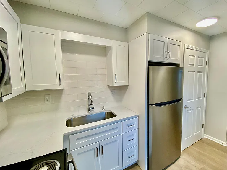 715 E Joliet St — Photo 1
