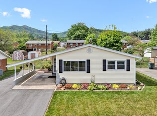 1426 Deacon St, Salem, VA 24153