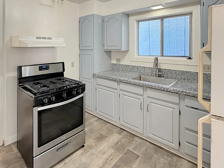 77 N Lima St — Photo 6