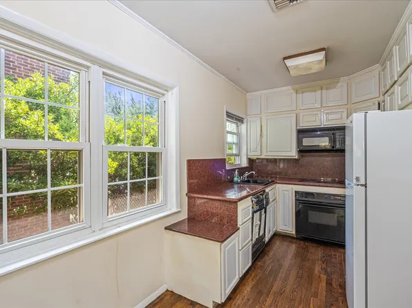 87-02 188th Street image 6 of 28