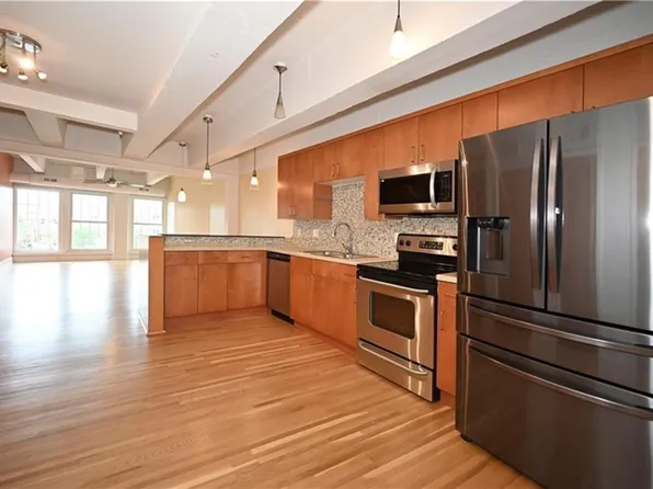 3001 Gillham Rd APT 203, Kansas City, MO 64108