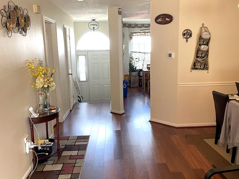 141 Hemlock Dr — Photo 2