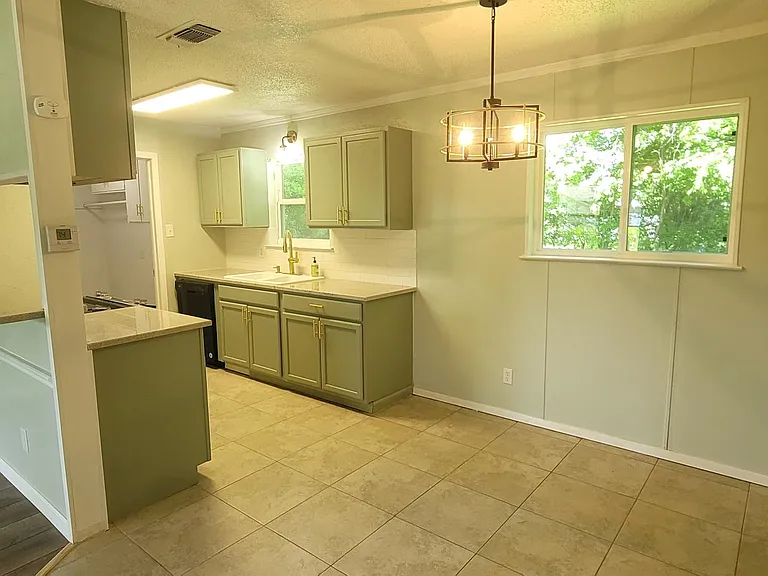 dining room into kitchen