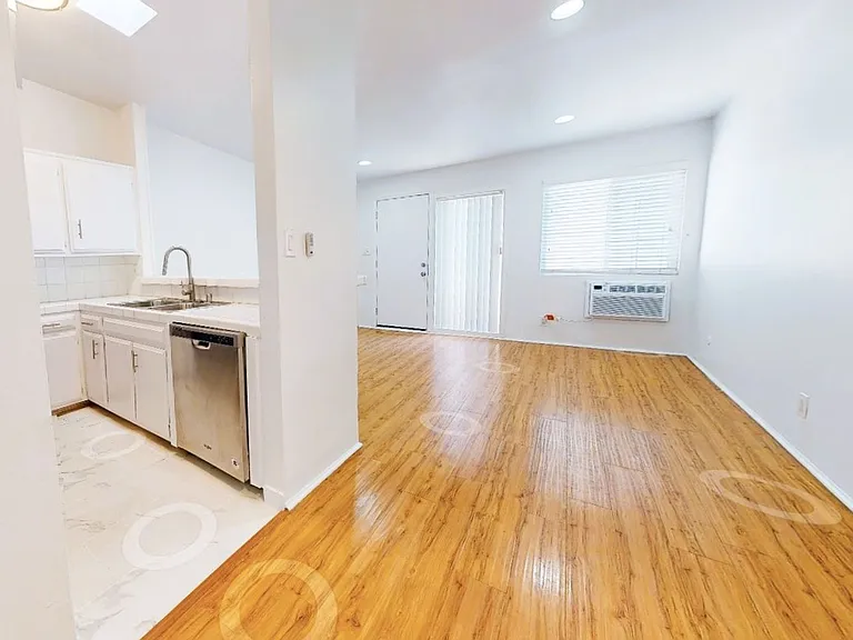 3638 Midvale Ave — Photo 4