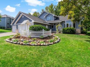 10064 Horseshoe Trl, Eden Prairie, MN 55347