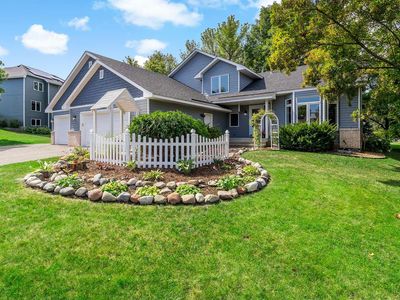 10064 Horseshoe Trl, Eden Prairie, MN, 55347