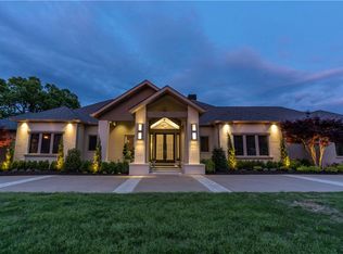 2518 N Candlewood Dr, Fayetteville, AR 72703