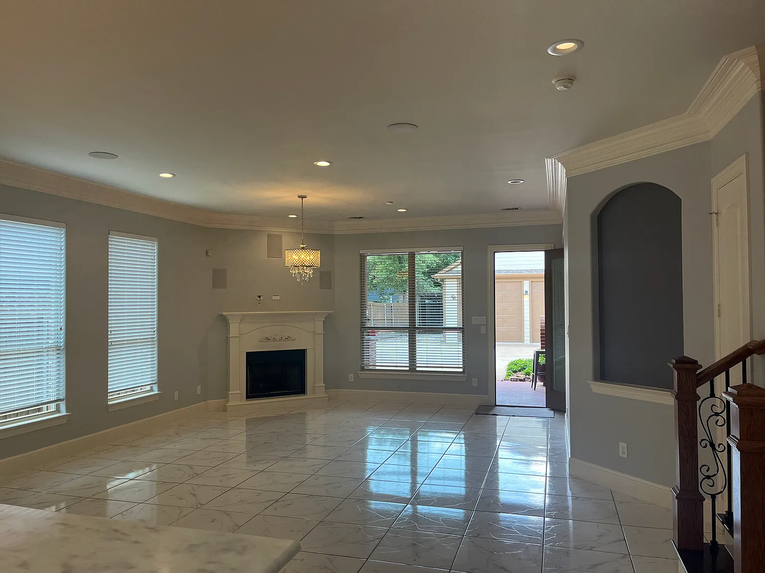 4 bed, 3579 sqft, $3,300 — Photo 4