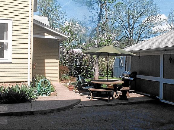 3rd image of 43 Fort Hill Ave