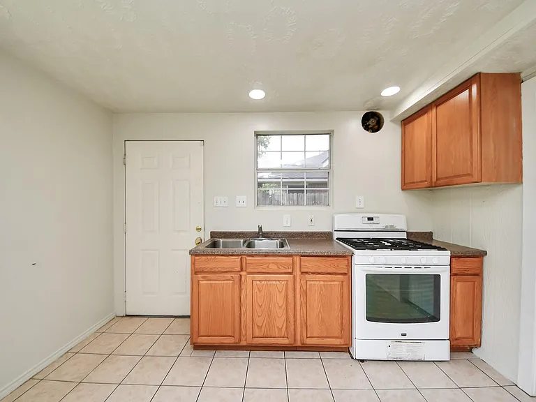 4235 Custer Creek Dr — Photo 9