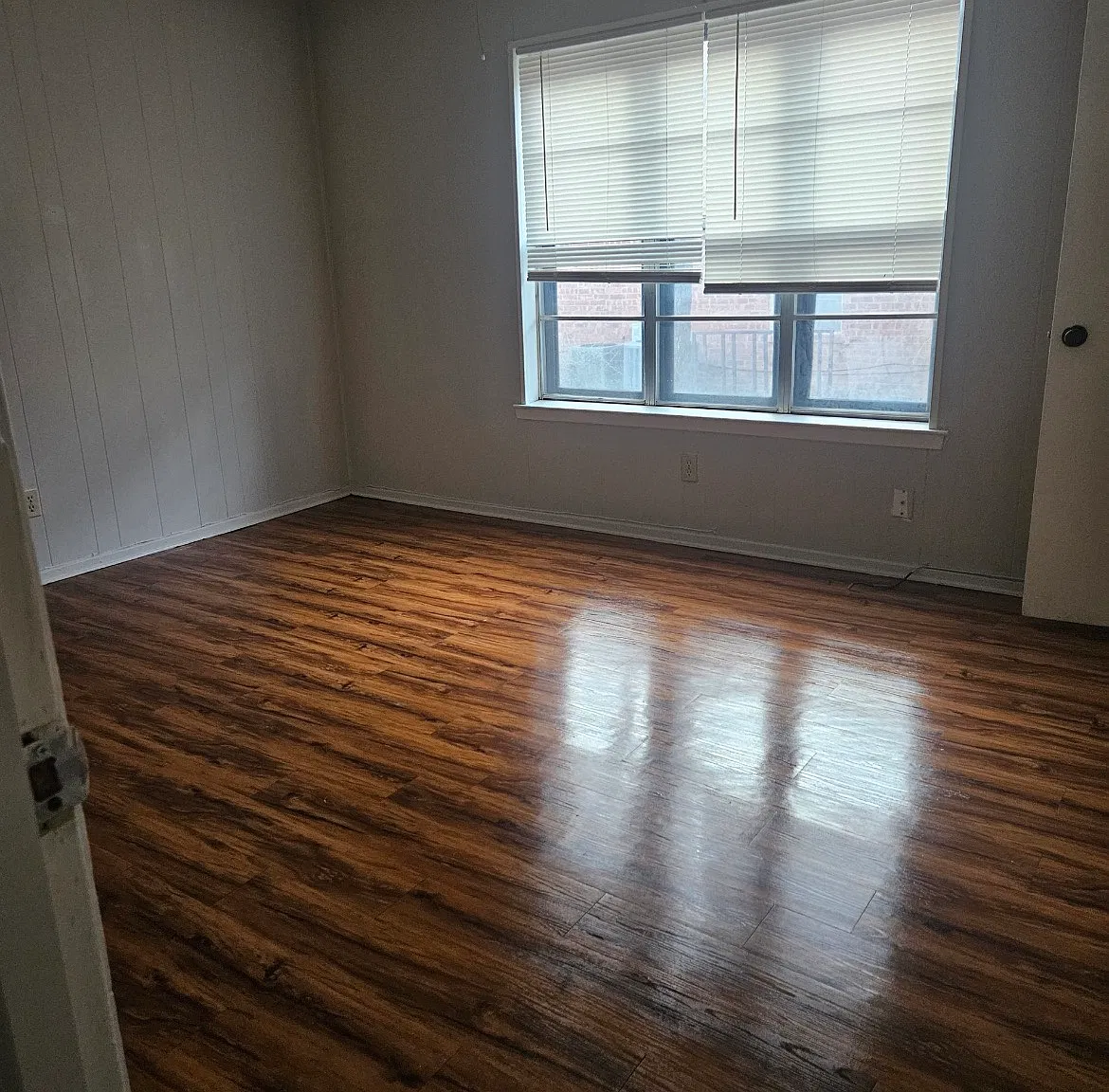 615 Withers St — Photo 2