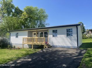 2611 Overland St, Mascot, TN 37806