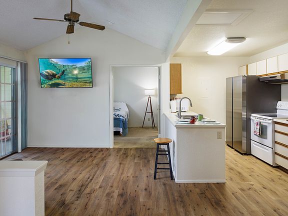 5th image of 68-3883 Lua Kula St APT 306