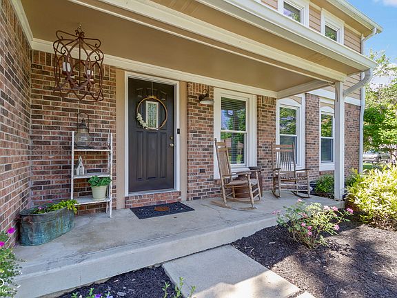 4th image of 204 Deerberry Ct