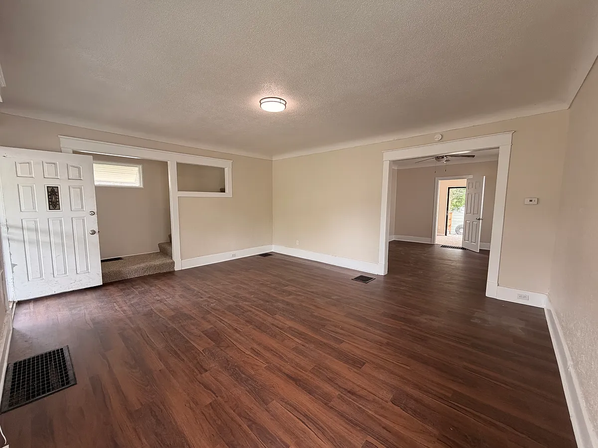Building Photo - 1384 Berdan Ave