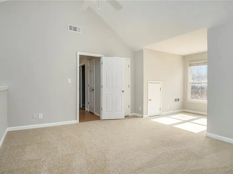 3545 Rosewicke Dr — Photo 4