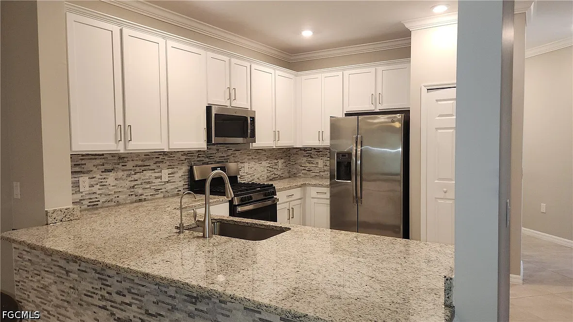 2 bed, 2.0 bath, 1583 sqft, $2,300 — Photo 2