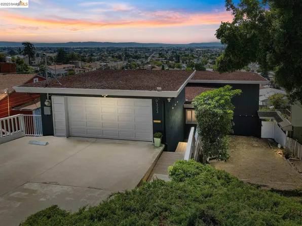 9323 Burr St, Oakland, CA 94605