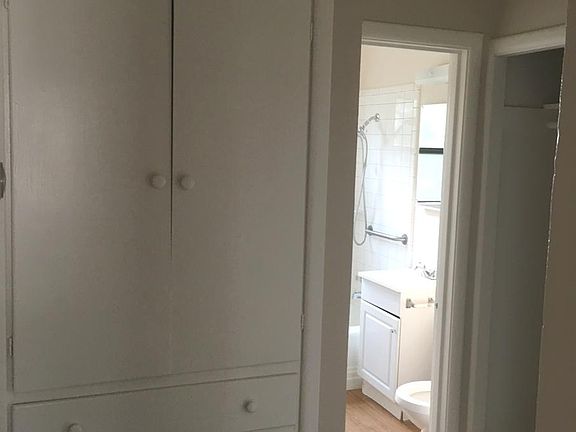 5th image of 318 Lawton St