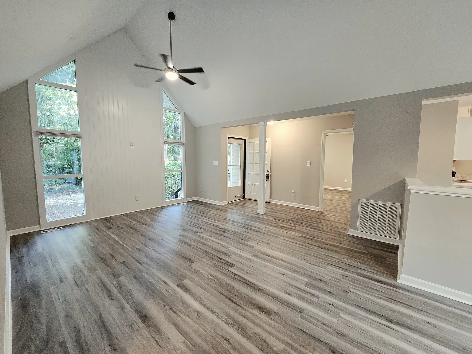 3 bed, 1270 sqft, $1,725 — Photo 3