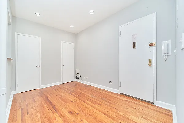 Rented by Living New York | media 13