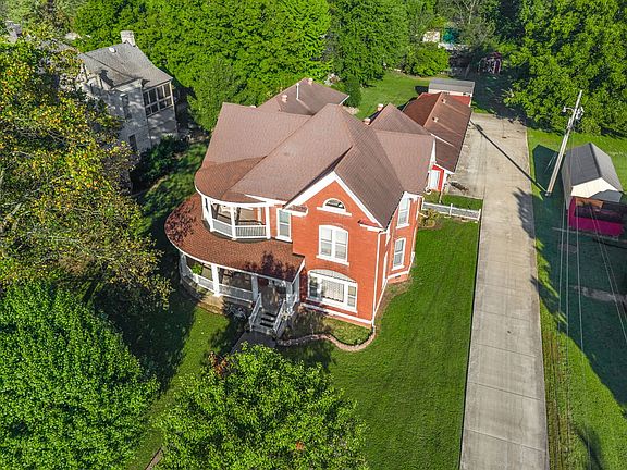 3rd image of 112 E Park St