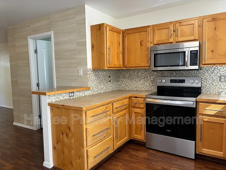4419 Freemont St — Photo 4