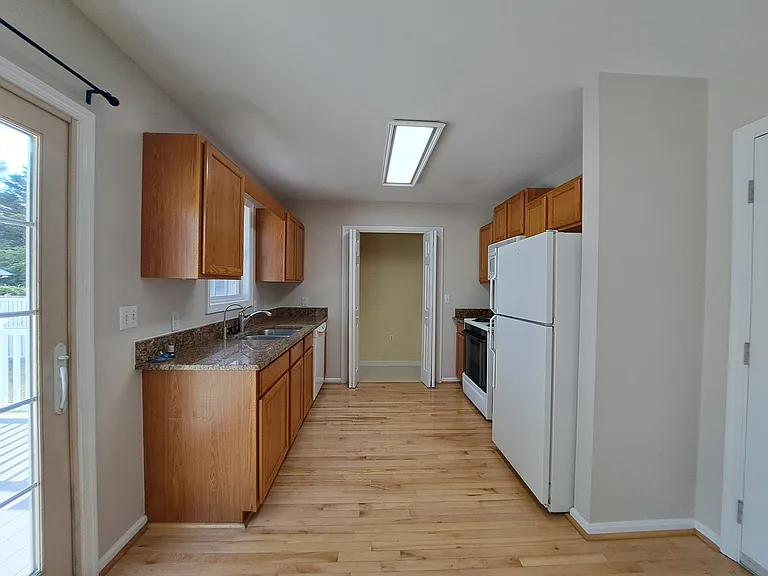 107 Strawberry Way — Photo 8