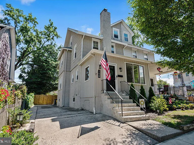 158 Lafayette Rd — Photo 3