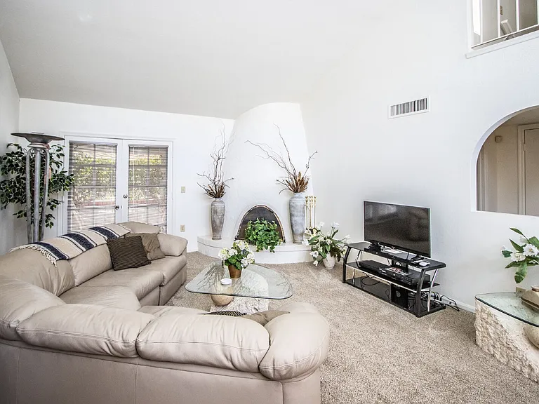 7633 E Sandalwood Dr — Photo 5