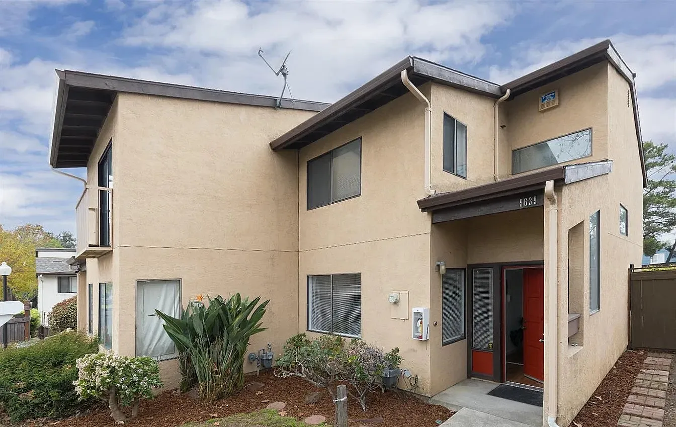 2 bed, 1064 sqft, $2,700 — Photo 1