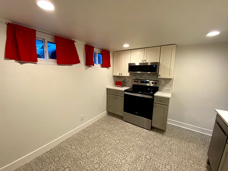 266 S Douglas St #B — Photo 5
